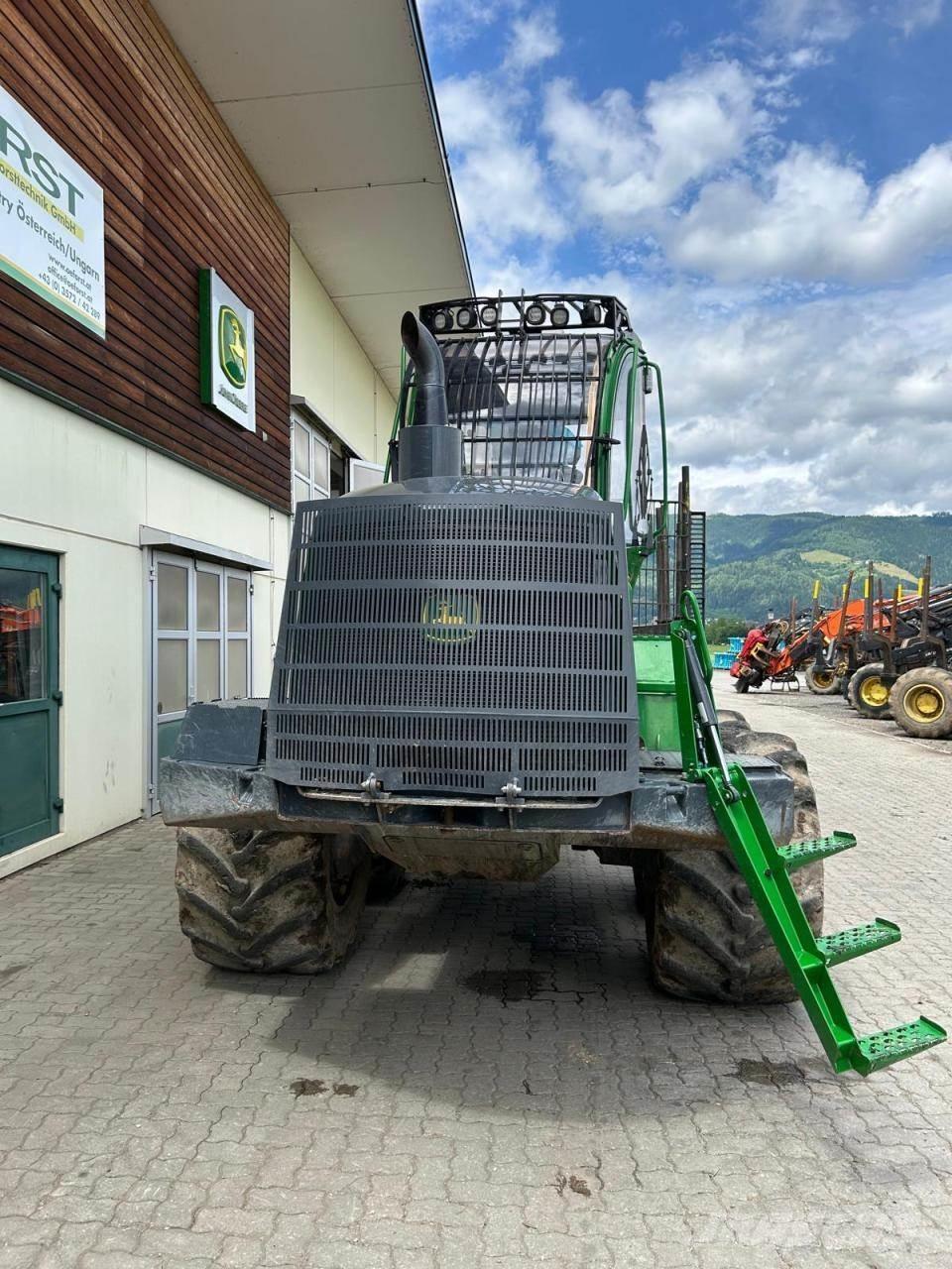 John Deere 1510 G Forwarders
