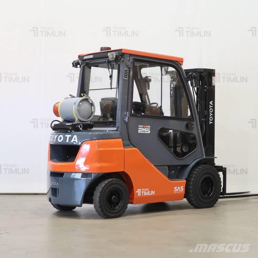 Toyota 02-8FGF25 LPG trucks