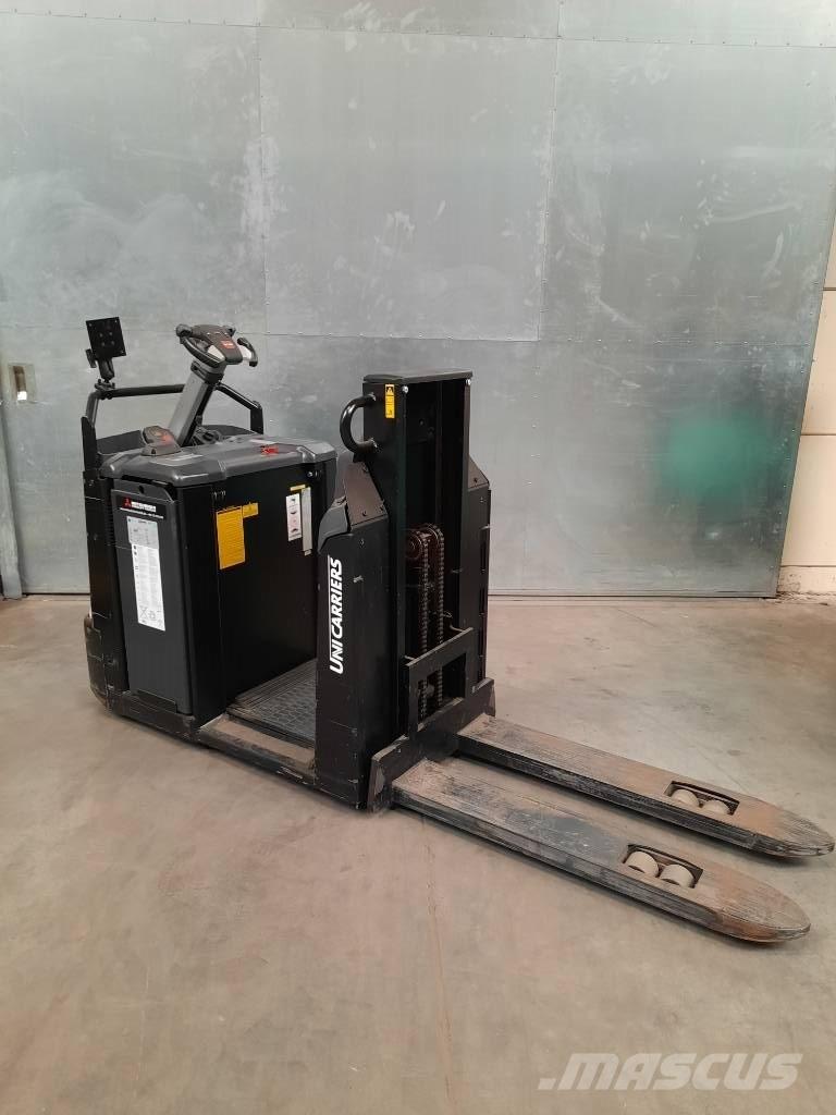 UniCarriers OEP120 Low lift order picker