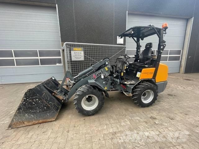 GiANT V452T X-TRA HD Mini Loader