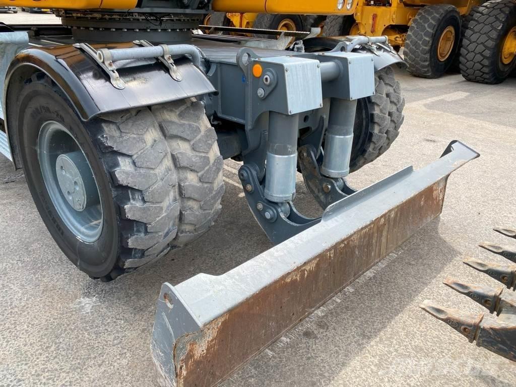 Liebherr A914 NVT Special excavators