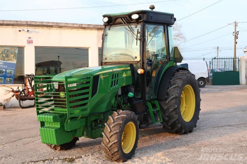 John Deere 5090 GN Tractors