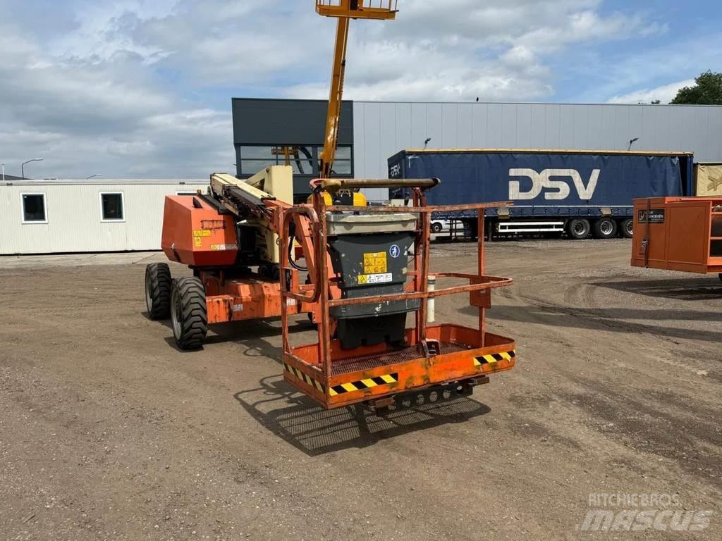 JLG 340 AJ Articulated boom lifts