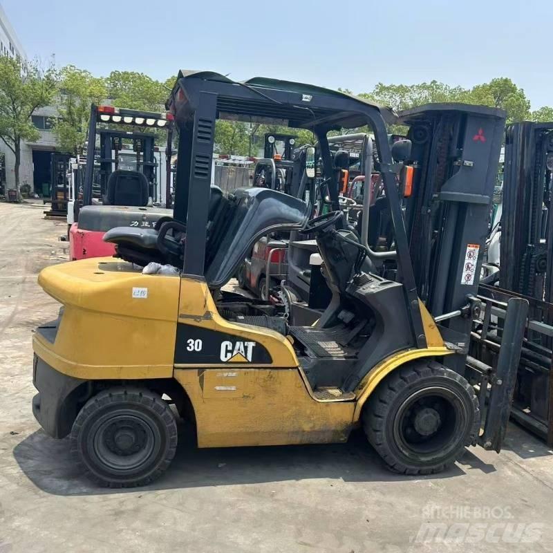 CAT 30 Diesel Forklifts