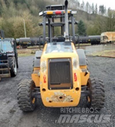 CASE 586H Rough Terrain Trucks