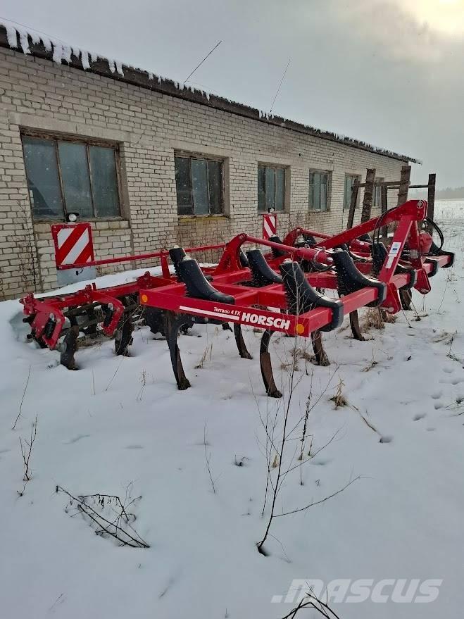 Horsch Terrano 4 FX Chisel Plows