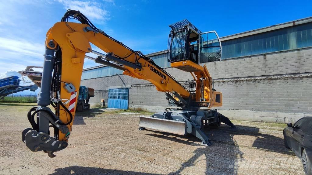 Liebherr LH 30 M Waste / Industry Handlers