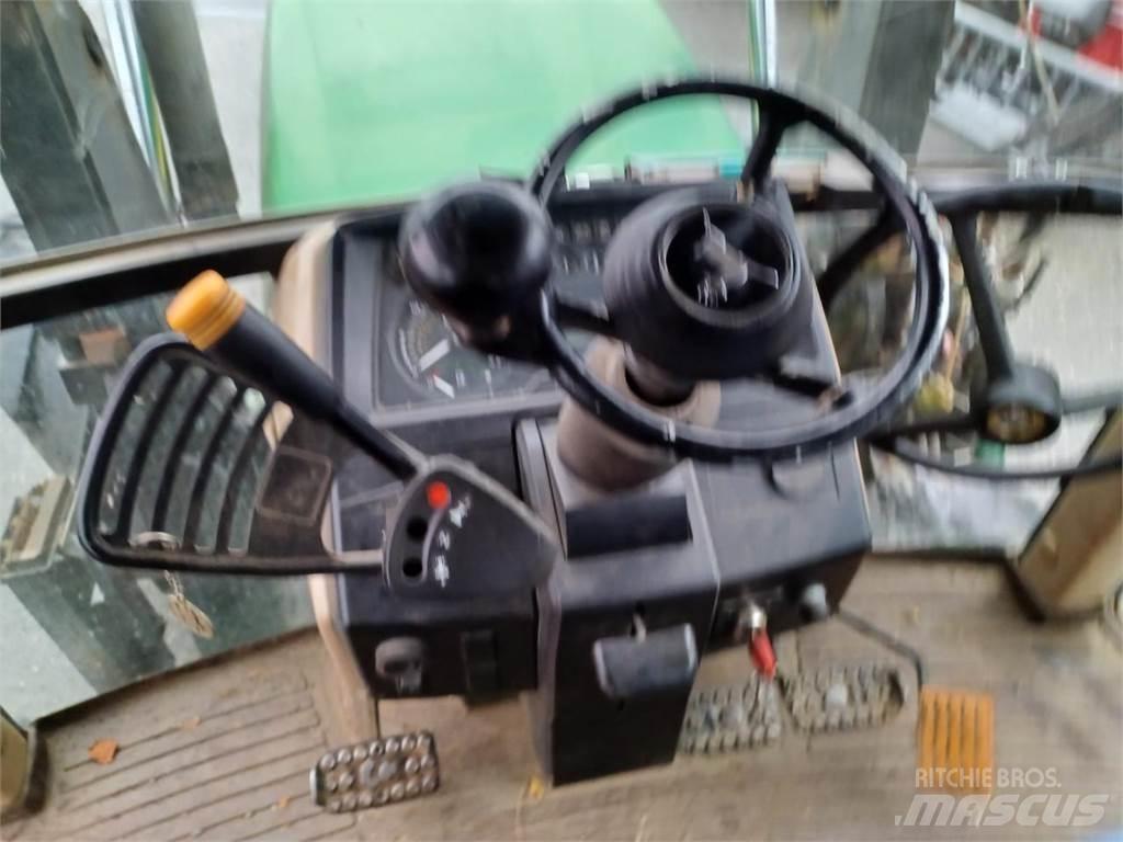 John Deere 6110SE Tractors
