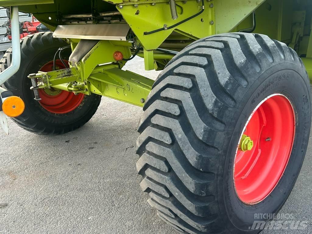 CLAAS Mega 202 Combine Harvesters