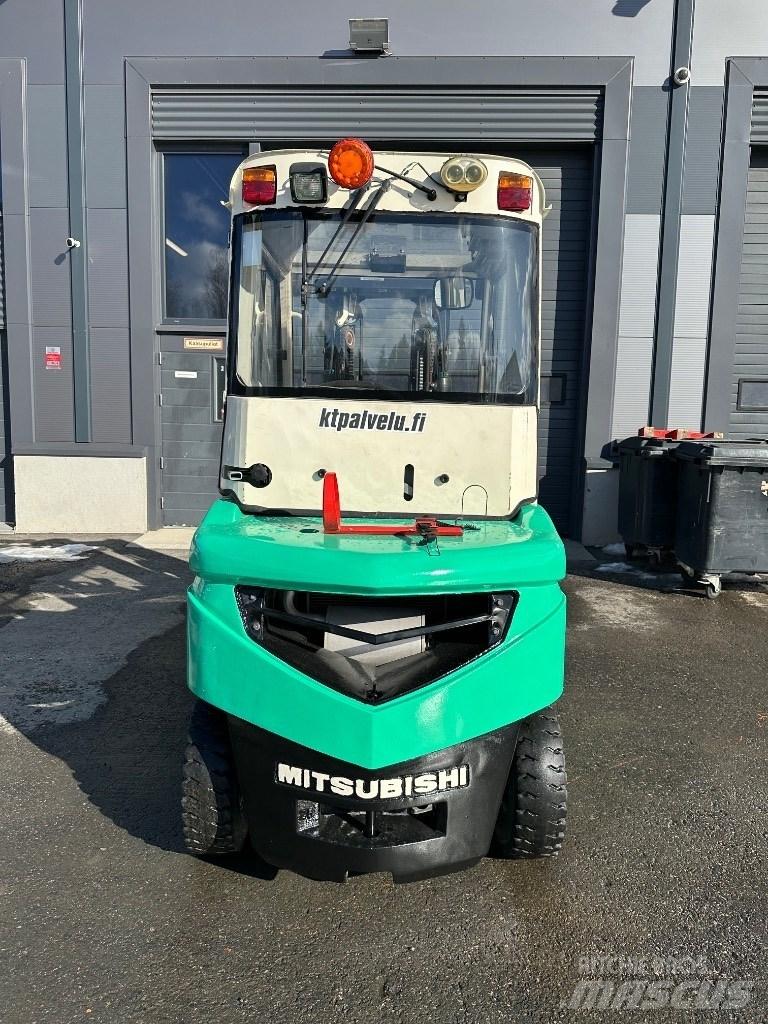 Mitsubishi FD25N Diesel Forklifts