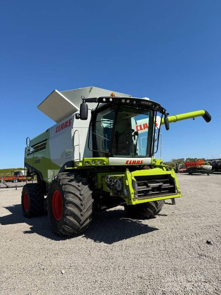 CLAAS 770 Combine Harvesters