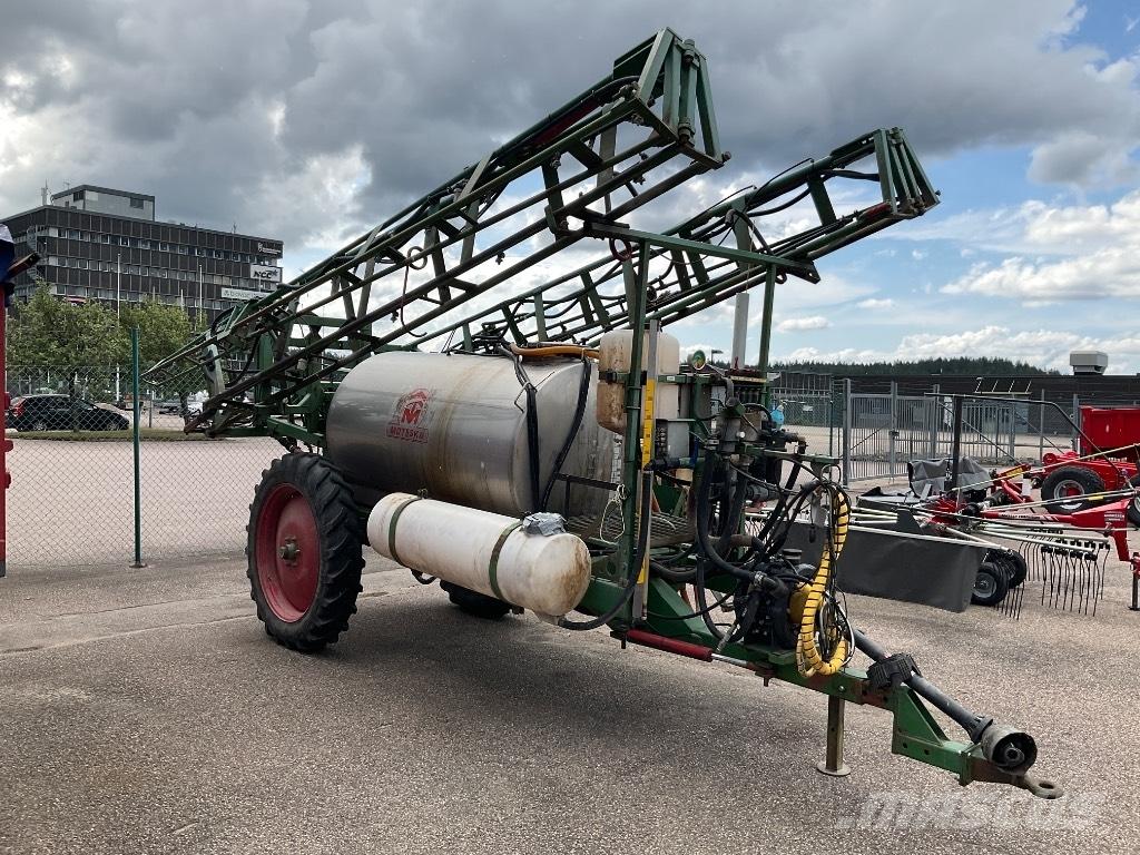 Moteska 2500 Trailed sprayers