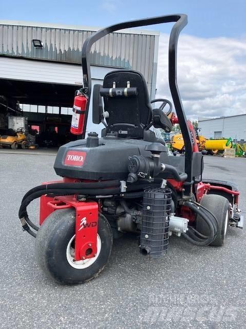 Toro 3250D Greens mowers