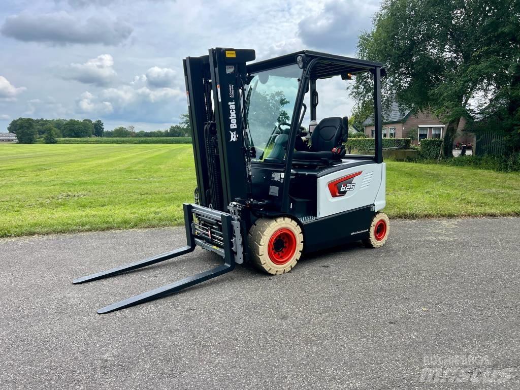 Bobcat B 25 X-7 Plus Electric Forklifts