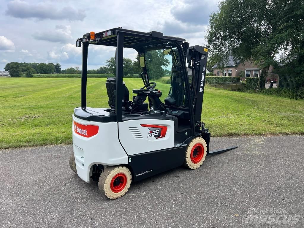 Bobcat B 25 X-7 Plus Electric Forklifts