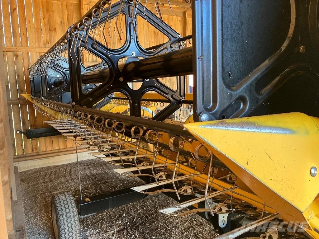 New Holland Tc 5.70 Combine Harvesters