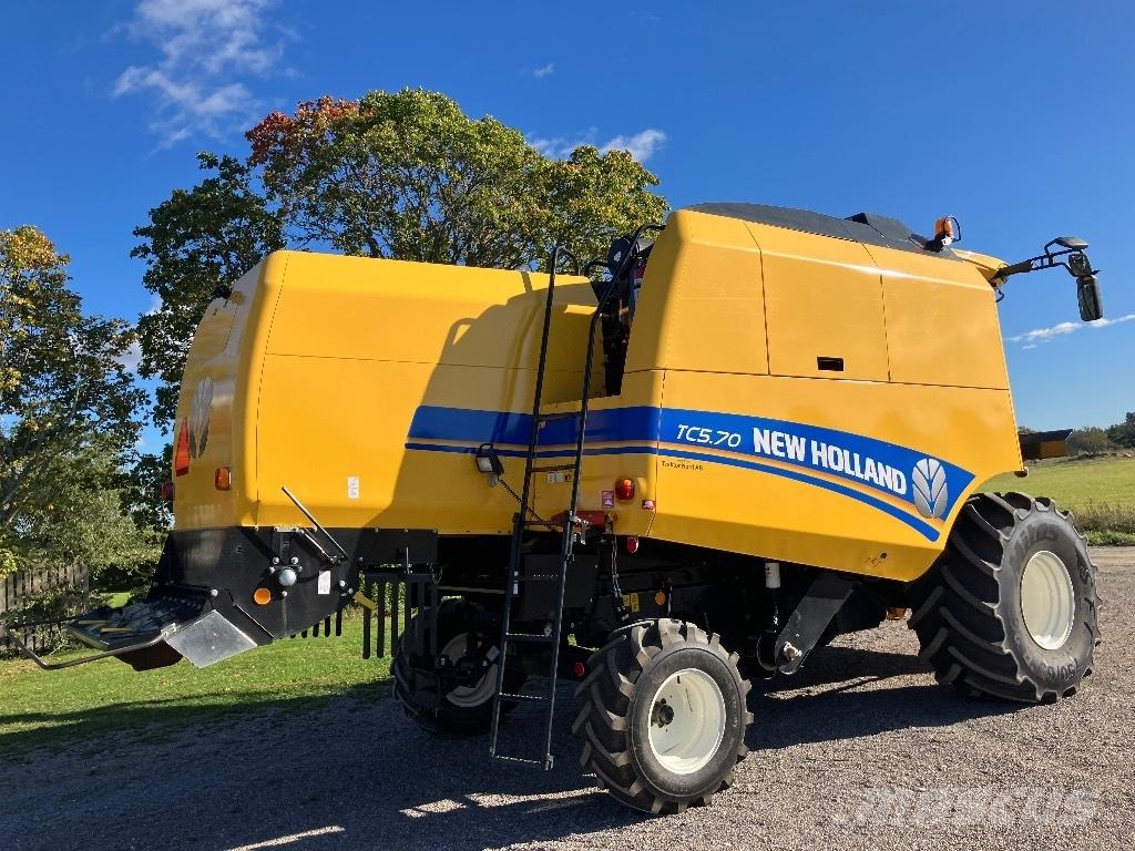New Holland Tc 5.70 Combine Harvesters