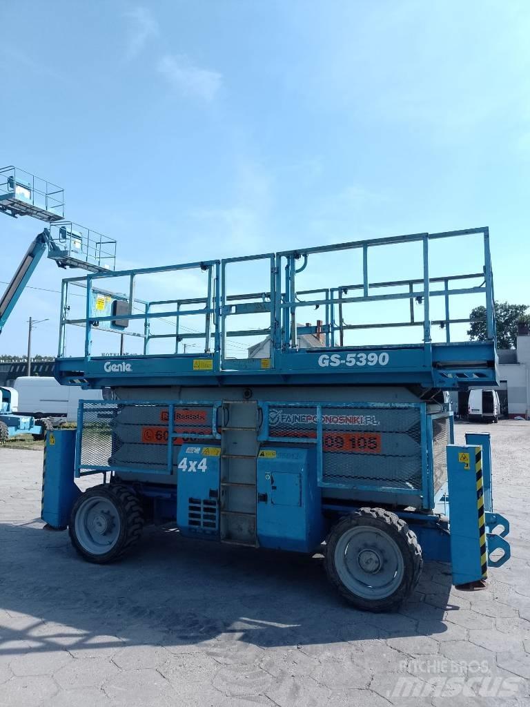 Genie 5390 Scissor Lifts