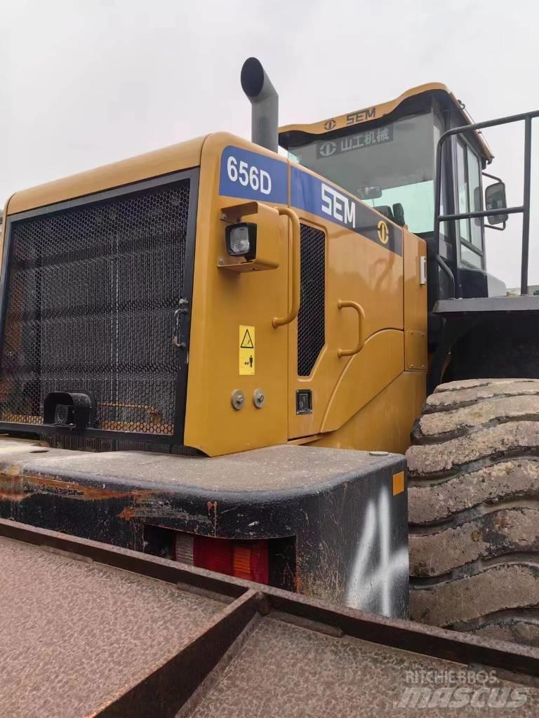 SEM 656D Wheel Loaders