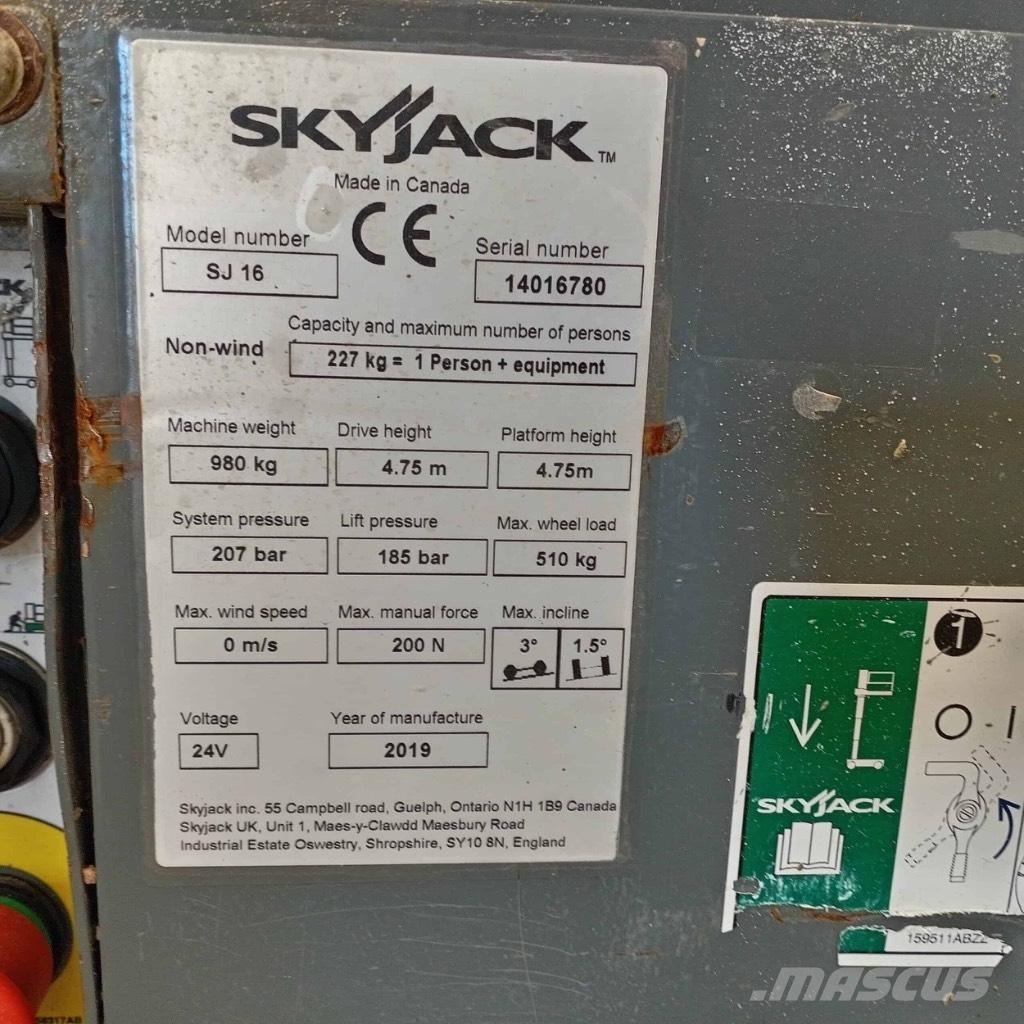 SkyJack SJ 16 Vertical mast lifts