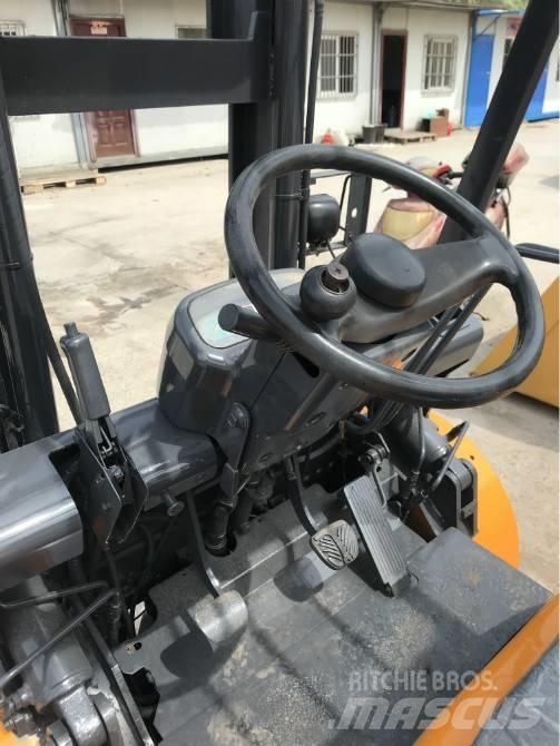 TCM FD 30 Diesel Forklifts