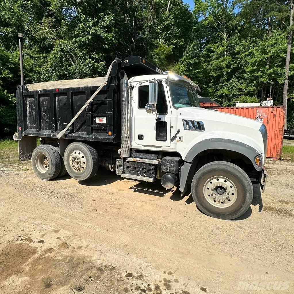 Mack GR 42 F9 Dump Trucks