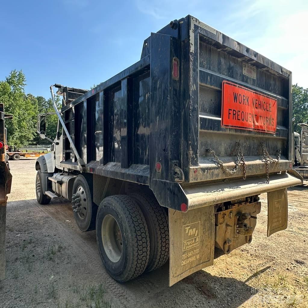 Mack GR 42 F9 Dump Trucks