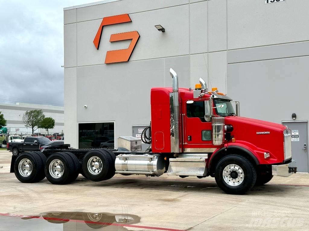 Kenworth T 800 Conventional Trucks / Tractor Trucks