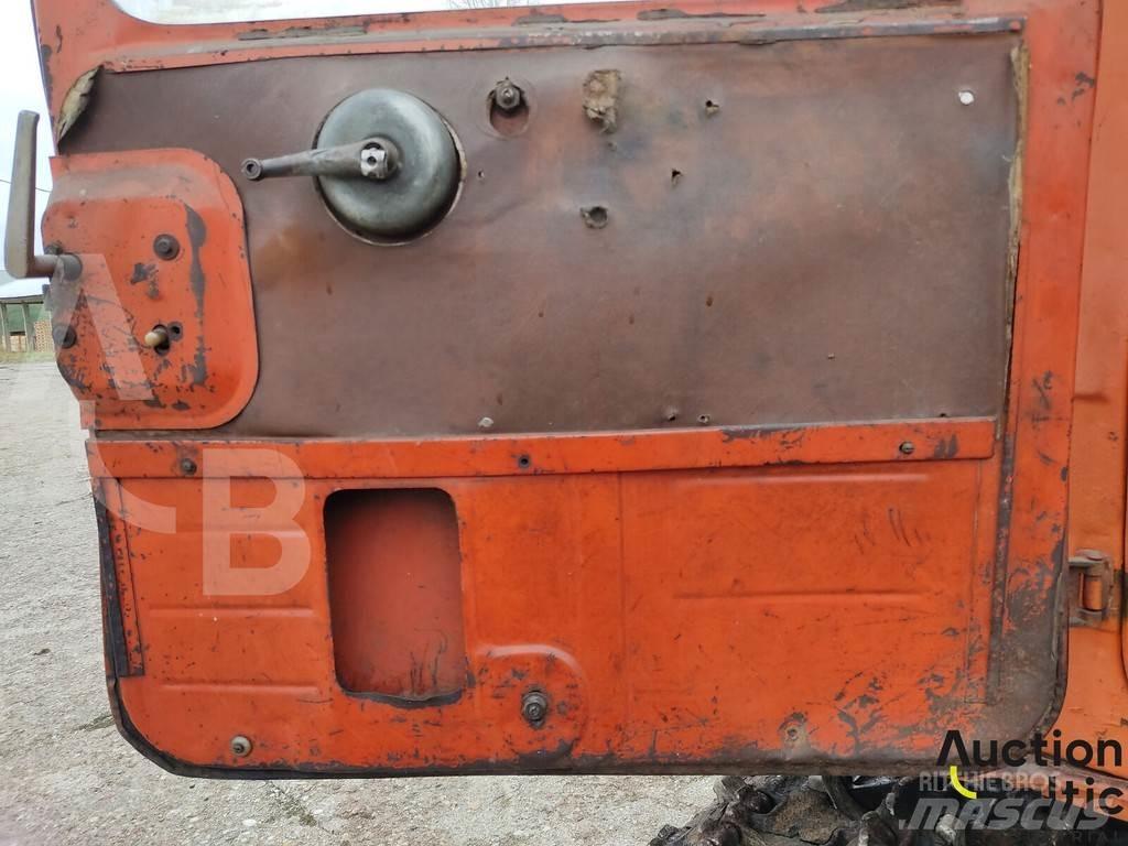  Onbekend DT-75 Crawler dozers