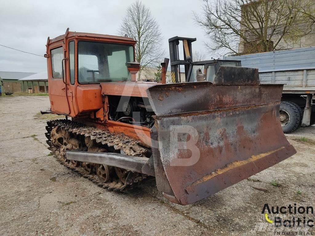  Onbekend DT-75 Crawler dozers
