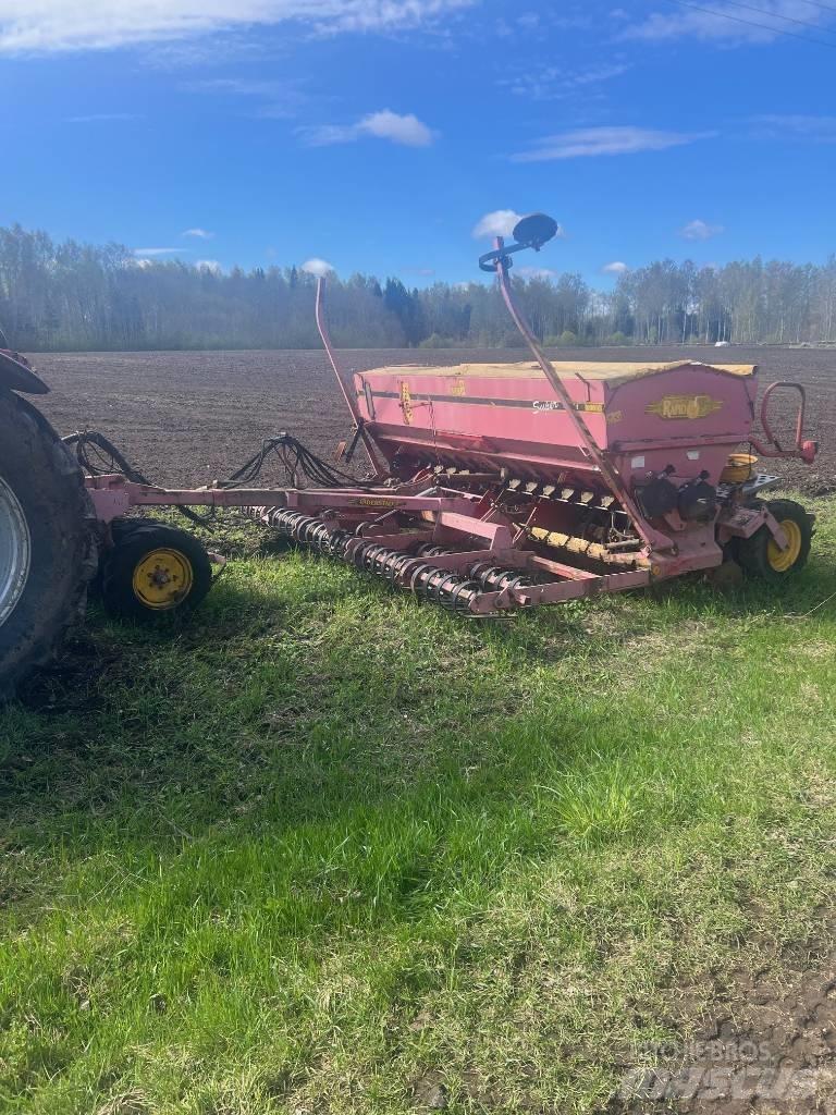 Väderstad Rapid400C Farm Drills