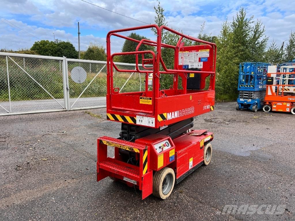 Manitou 78 XE Scissor Lifts