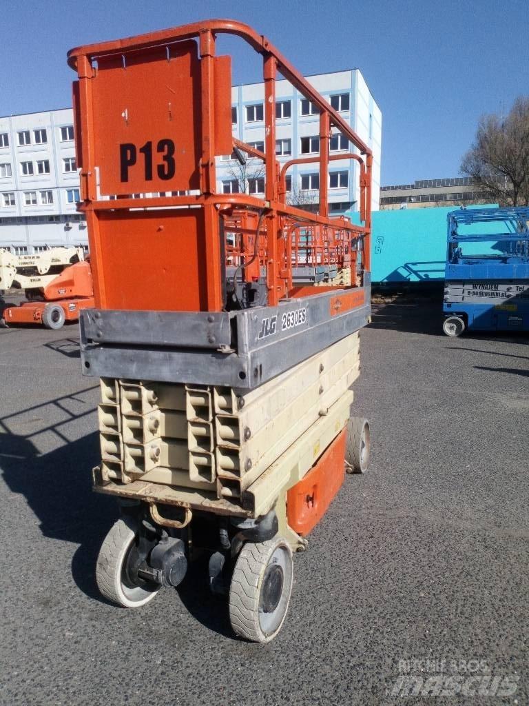 JLG 2630 ES Scissor Lifts