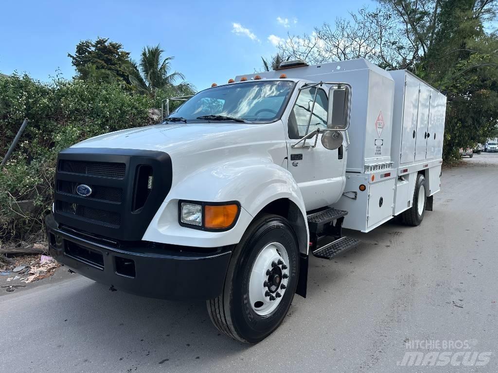 Ford F 750 XLT Tank Trucks