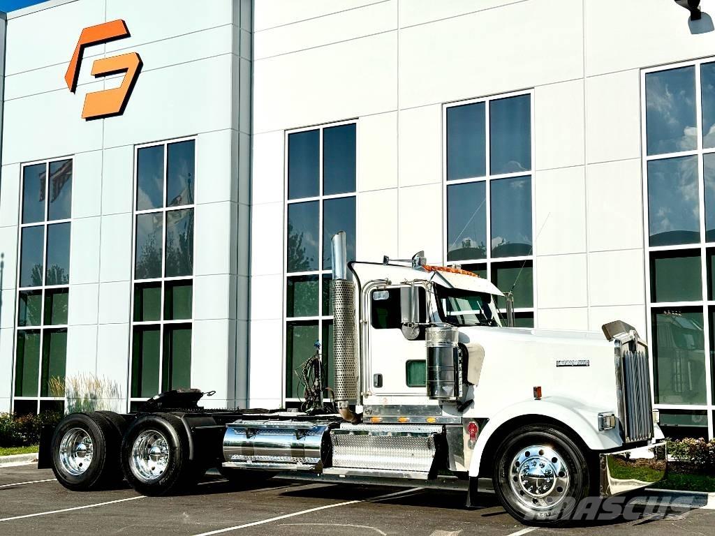 Kenworth W 900 Conventional Trucks / Tractor Trucks