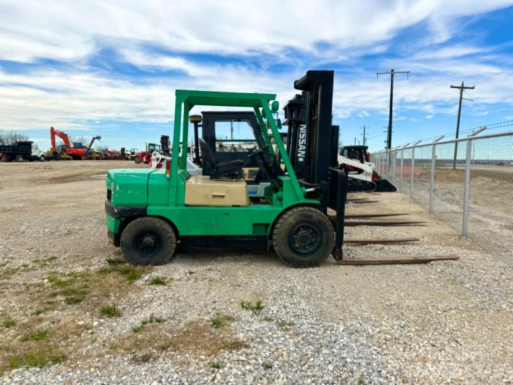 Mitsubishi FD40 Misc Forklifts