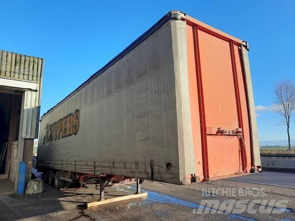 Renders 12.27E Curtain  trailers