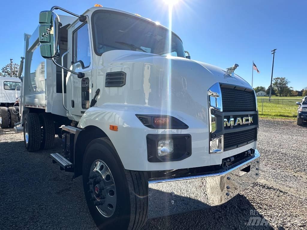Mack MD6 Garbage Trucks / Recycling Trucks