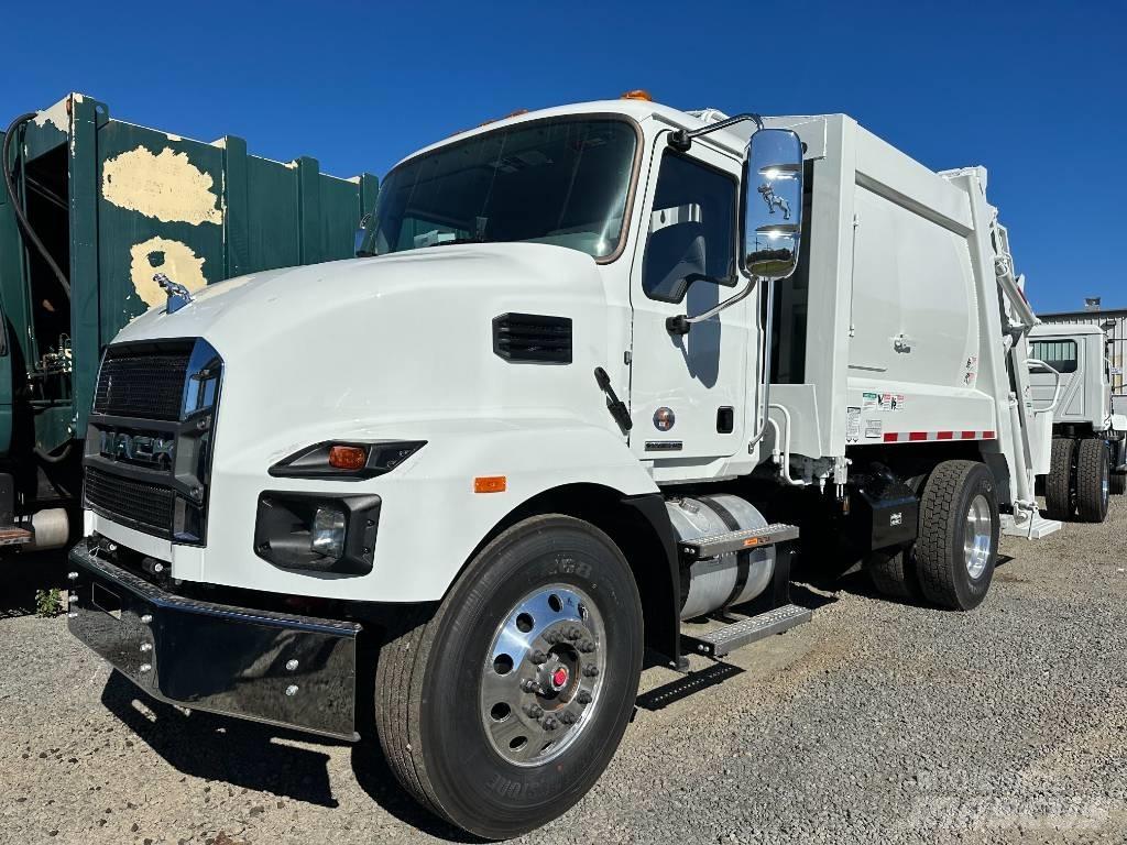 Mack MD6 Garbage Trucks / Recycling Trucks