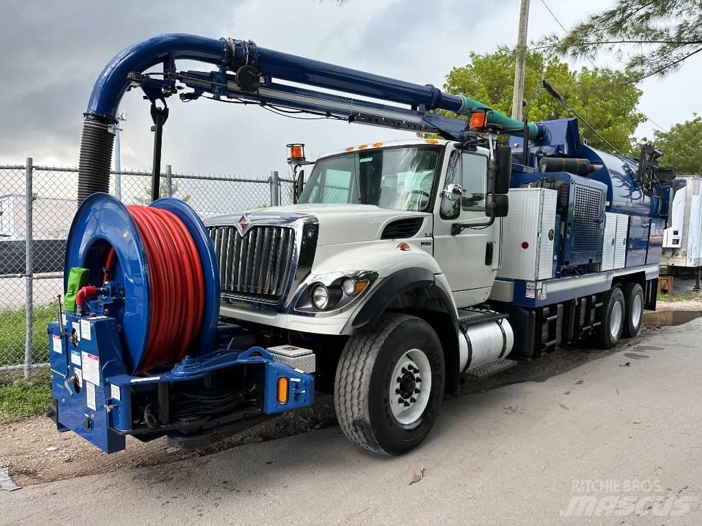 International 7500 Vacuum Trucks