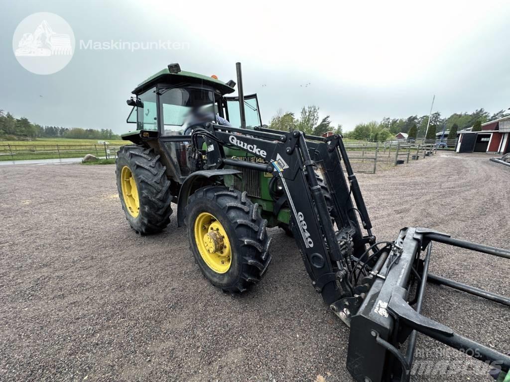 John Deere 2140 Tractors