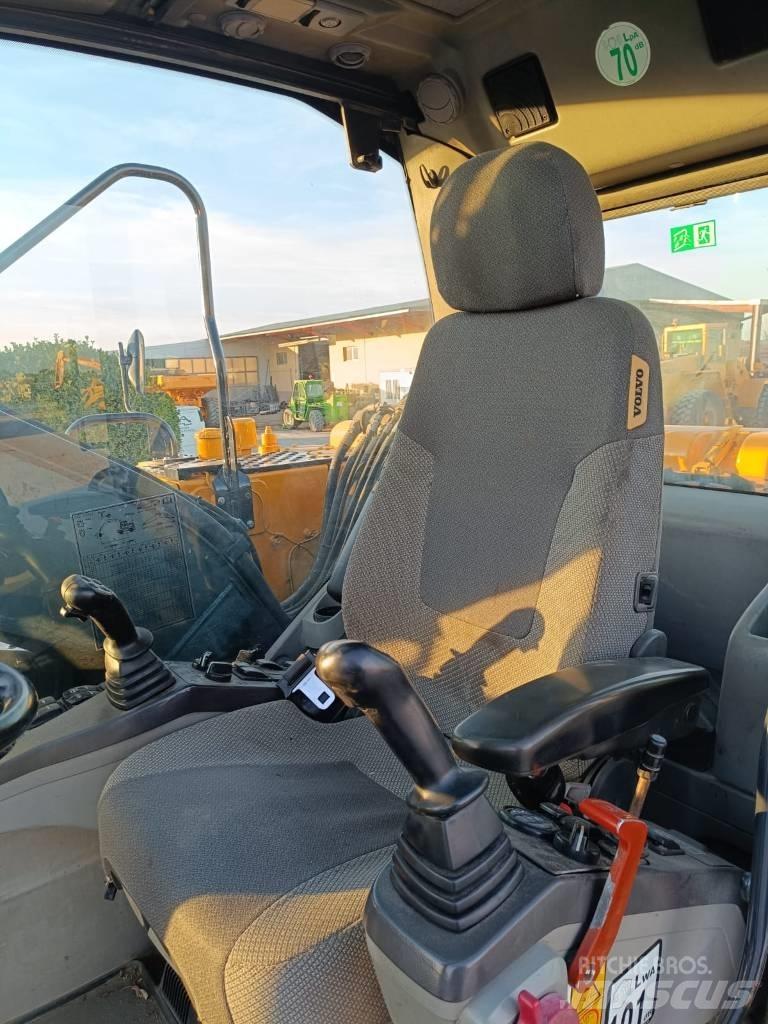 Volvo EW 140 C Wheeled Excavators