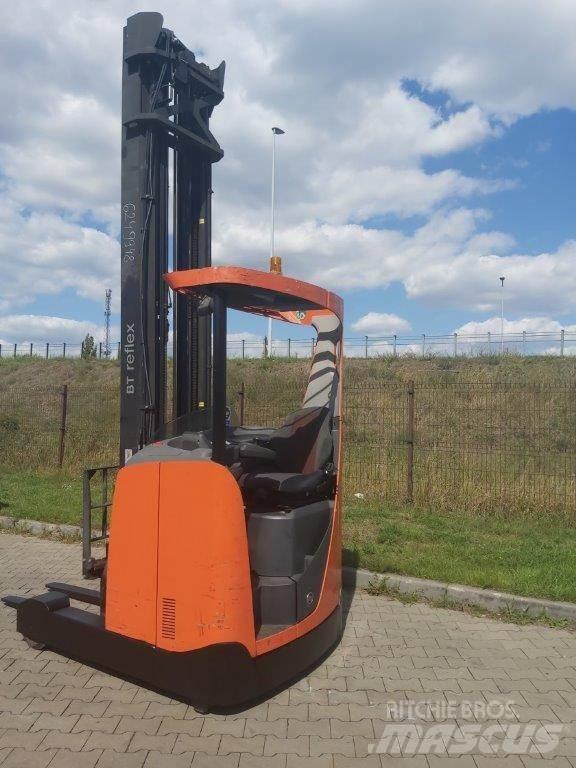 BT RR E 160 Reach trucks