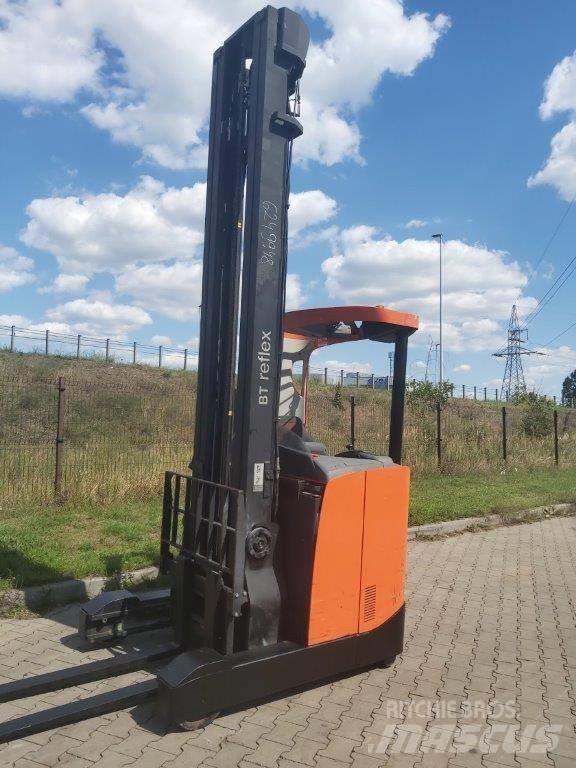 BT RR E 160 Reach trucks