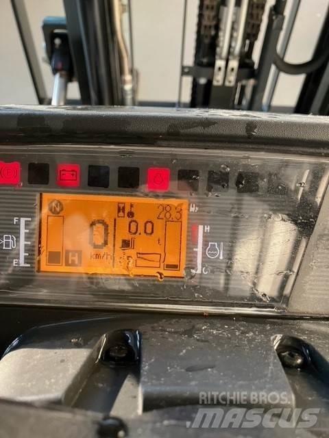 Mitsubishi FD25N3 Diesel Forklifts