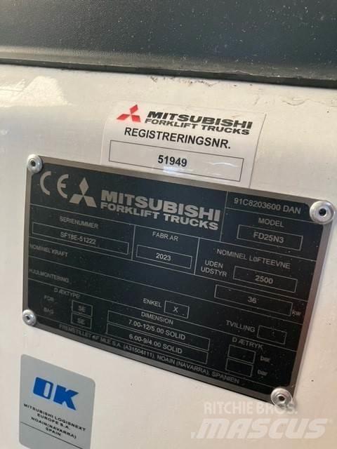 Mitsubishi FD25N3 Diesel Forklifts