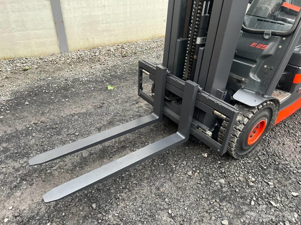 Linde E25-01 Electric Forklifts