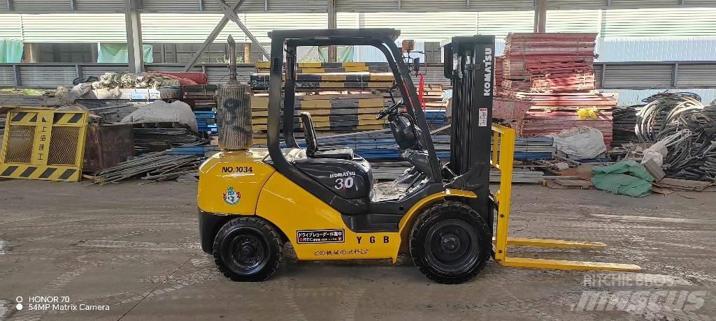 Komatsu FD 30 T-14 Diesel Forklifts