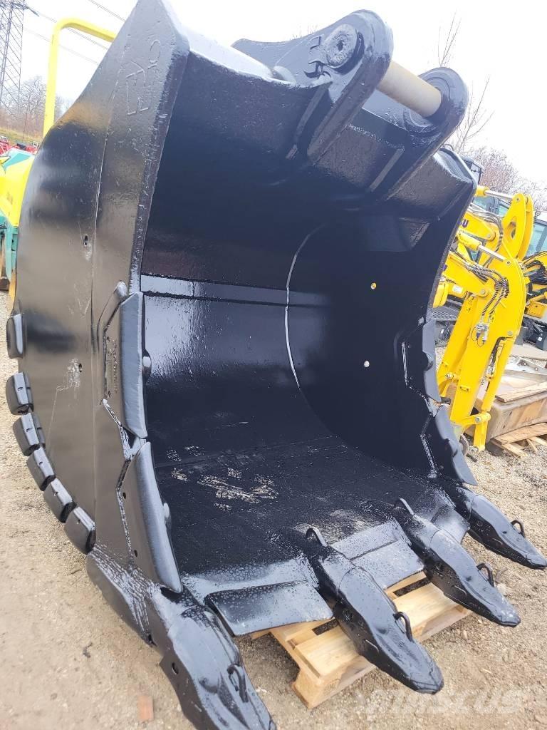 Komatsu Winkelbauer Backhoes