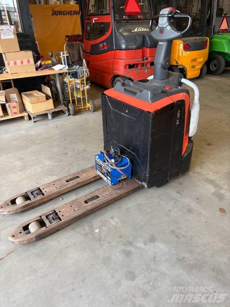 BT LPE 200 Low lifter with platform